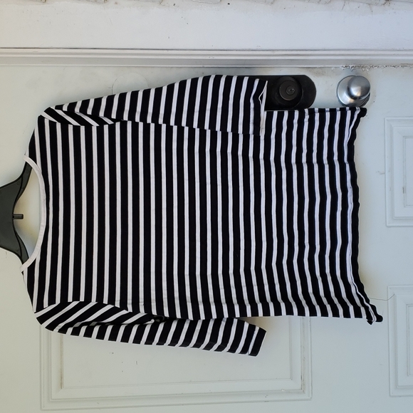 3/$30 Coldwater Creek 3/4 Sleeve Shirt - Picture 2 of 6